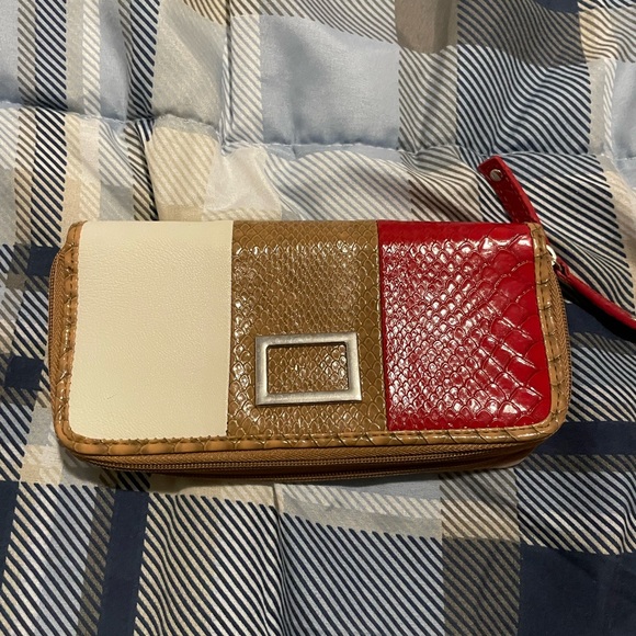 Wallet - Picture 1 of 5